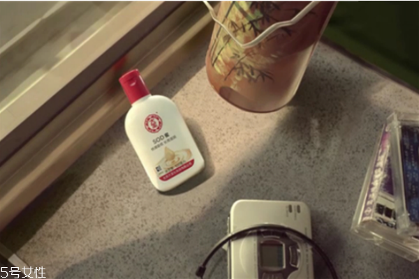 大寶sod蜜可以擦臉嗎 大寶sod蜜當(dāng)乳液用的功效 大寶sod蜜可以擦臉嗎 大寶sod蜜當(dāng)乳液用的功效