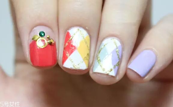 格紋光療美甲圖片 讓指尖的氣質(zhì)發(fā)光發(fā)熱 格紋光療美甲圖片 讓指尖的氣質(zhì)發(fā)光發(fā)熱