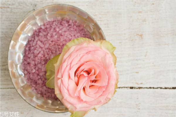 早上洗澡還是晚上洗澡好 洗澡注意事項(xiàng) 早上洗澡還是晚上洗澡好 洗澡注意事項(xiàng)