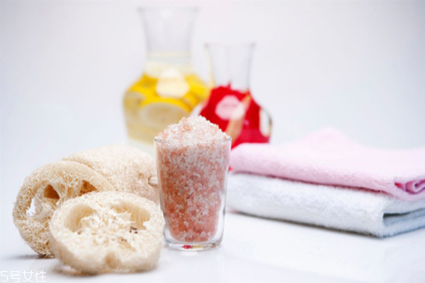 早上洗澡還是晚上洗澡好 洗澡注意事項(xiàng) 早上洗澡還是晚上洗澡好 洗澡注意事項(xiàng)