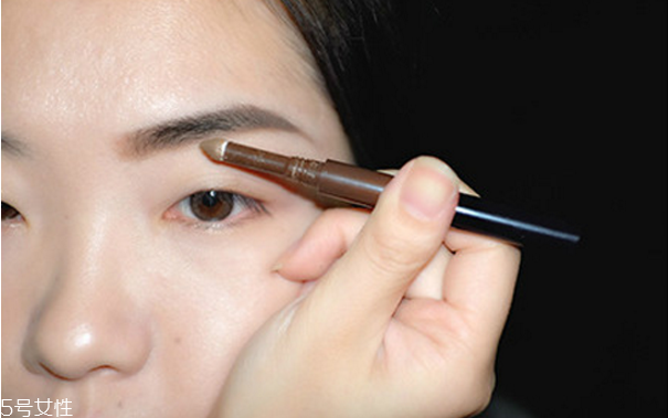 秋天畫什么眉毛好看 眉毛畫法教程 秋天畫什么眉毛好看 眉毛畫法教程