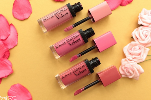 新手怎么自己涂唇釉 幾個(gè)小技巧教給你 新手怎么自己涂唇釉 幾個(gè)小技巧教給你