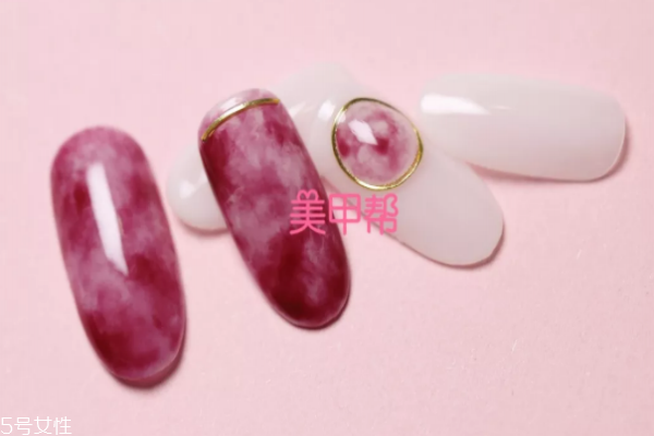 8種紅色暈染美甲款式 本季大熱臟臟紅美甲 8種紅色暈染美甲款式 本季大熱臟臟紅美甲