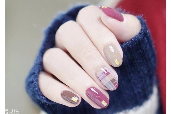 5款時髦格紋美甲圖片 擁有精致都市白領(lǐng)氣質(zhì) 5款時髦格紋美甲圖片 擁有精致都市白領(lǐng)氣質(zhì)