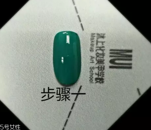 5款時髦格紋美甲圖片 擁有精致都市白領(lǐng)氣質(zhì) 5款時髦格紋美甲圖片 擁有精致都市白領(lǐng)氣質(zhì)