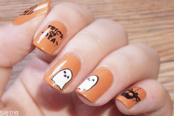 6種惡作劇萬(wàn)圣節(jié)美甲款式 驚悚又不失可愛(ài)