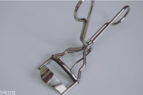 什么牌子的睫毛夾好 好用的睫毛夾排行榜 什么牌子的睫毛夾好 好用的睫毛夾排行榜