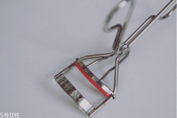 什么牌子的睫毛夾好 好用的睫毛夾排行榜 什么牌子的睫毛夾好 好用的睫毛夾排行榜