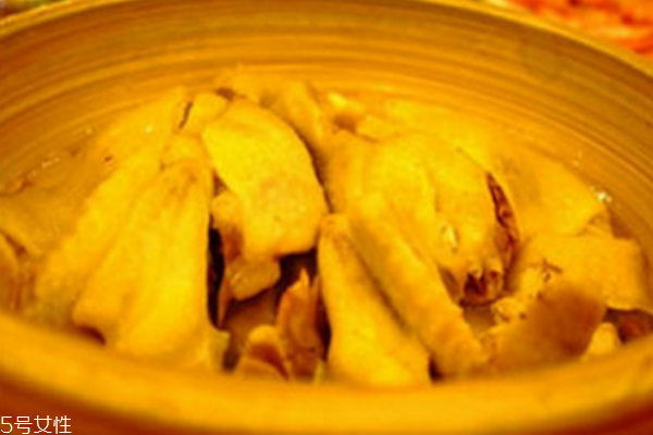 月子里產(chǎn)婦可以吃阿爾卑斯糖嗎 月子里產(chǎn)婦可以吃阿爾卑斯糖嗎