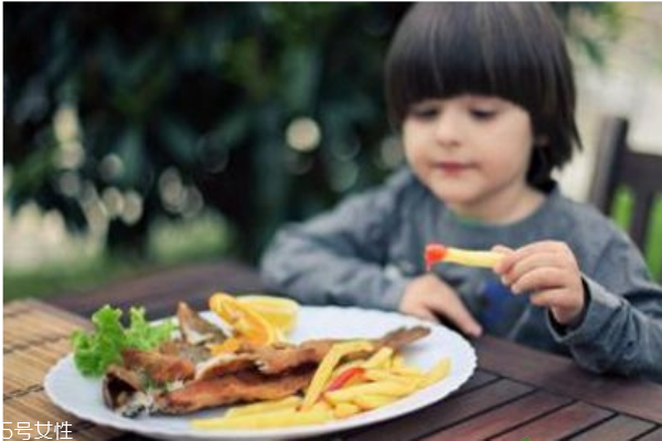 兒童冬季?吃些什么可以做到健康養(yǎng)生功效 兒童冬季?吃些什么可以做到健康養(yǎng)生功效