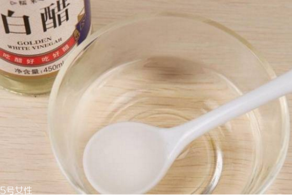 用白醋洗臉的正確步驟 白醋祛斑的正確方法 用白醋洗臉的正確步驟 白醋祛斑的正確方法