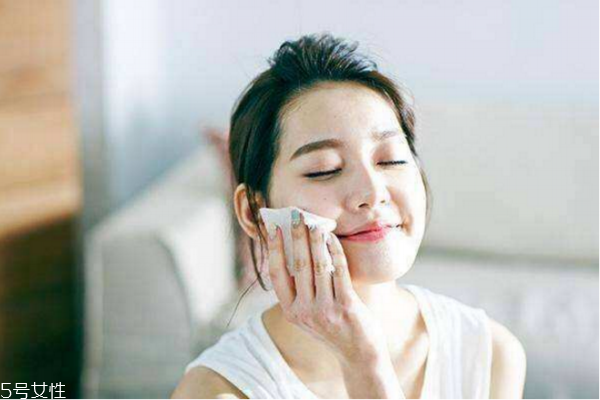 洗臉有哪些誤區(qū) 洗臉的正確方法 洗臉有哪些誤區(qū) 洗臉的正確方法