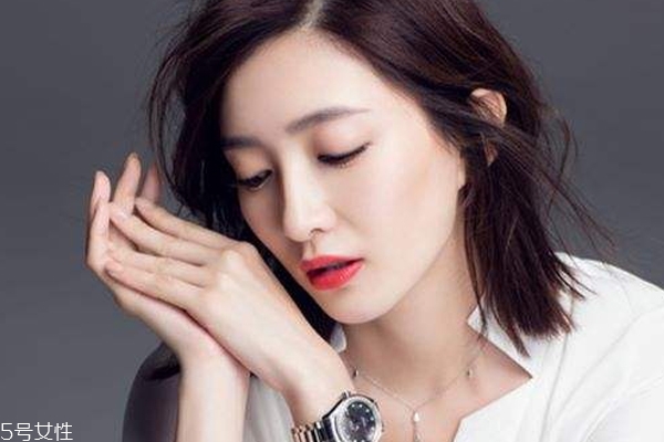 頭發(fā)軟染什么顏色 淺色系或亮色系 頭發(fā)軟染什么顏色 淺色系或亮色系