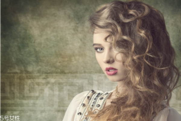 過(guò)敏能用黃瓜敷臉嗎 黃瓜冷藏后鎮(zhèn)靜效果好 過(guò)敏能用黃瓜敷臉嗎 黃瓜冷藏后鎮(zhèn)靜效果好