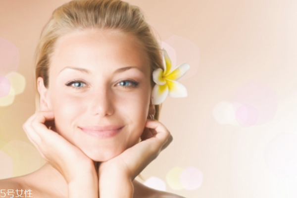 過(guò)敏能用黃瓜敷臉嗎 黃瓜冷藏后鎮(zhèn)靜效果好 過(guò)敏能用黃瓜敷臉嗎 黃瓜冷藏后鎮(zhèn)靜效果好