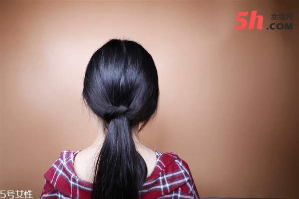 低馬尾怎么扎好看 低馬尾怎么扎好看