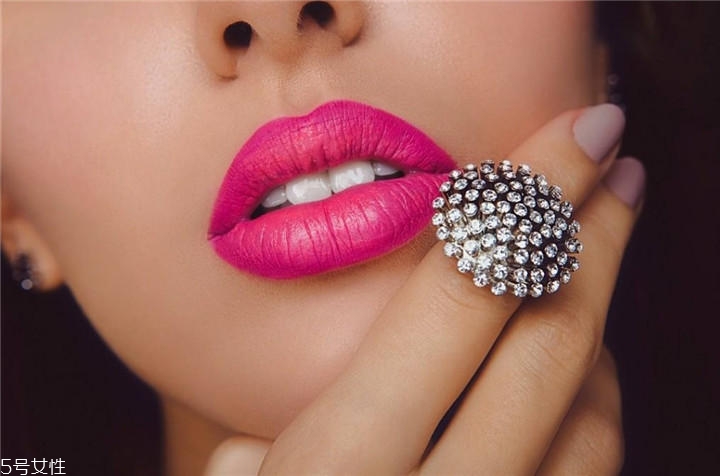 4種日常簡單唇妝畫法 快速為日常妝帶來新鮮感 4種日常簡單唇妝畫法 快速為日常妝帶來新鮮感