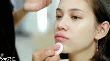 日常生活?yuàn)y步驟技巧 快速化好妝的方法 日常生活?yuàn)y步驟技巧 快速化好妝的方法