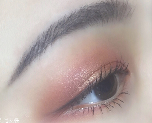 日常妝眼影怎么畫 新手畫眼影的步驟圖片 日常妝眼影怎么畫 新手畫眼影的步驟圖片