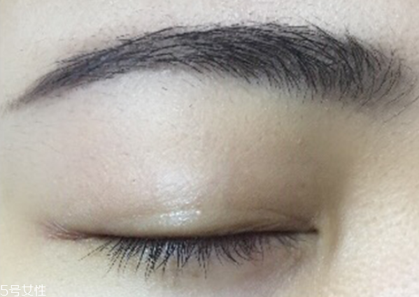 日常妝眼影怎么畫 新手畫眼影的步驟圖片 日常妝眼影怎么畫 新手畫眼影的步驟圖片