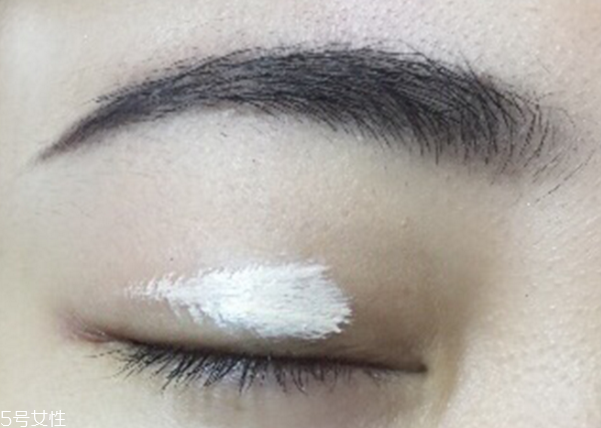 日常妝眼影怎么畫 新手畫眼影的步驟圖片 日常妝眼影怎么畫 新手畫眼影的步驟圖片