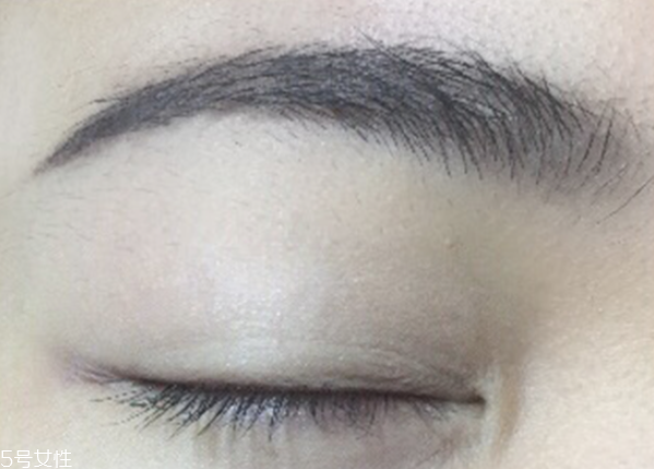 日常妝眼影怎么畫 新手畫眼影的步驟圖片 日常妝眼影怎么畫 新手畫眼影的步驟圖片