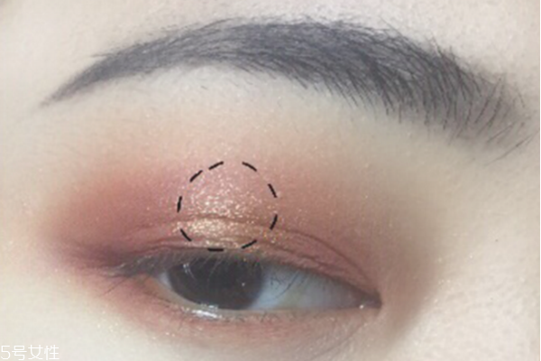 日常妝眼影怎么畫 新手畫眼影的步驟圖片 日常妝眼影怎么畫 新手畫眼影的步驟圖片