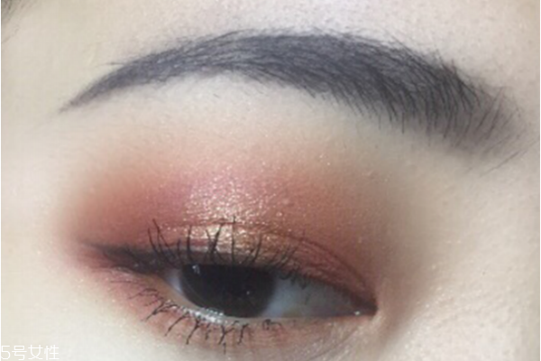 日常妝眼影怎么畫 新手畫眼影的步驟圖片 日常妝眼影怎么畫 新手畫眼影的步驟圖片
