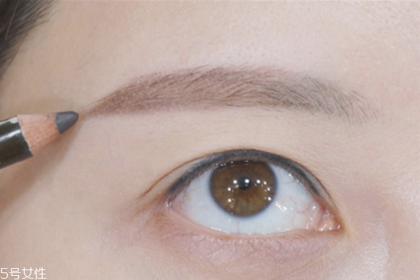 平眉毛怎么畫 畫眉毛技巧步驟圖片 平眉毛怎么畫 畫眉毛技巧步驟圖片