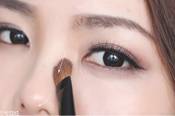 鼻影用什么畫 四種鼻影畫法打造小巧翹鼻 鼻影用什么畫 四種鼻影畫法打造小巧翹鼻