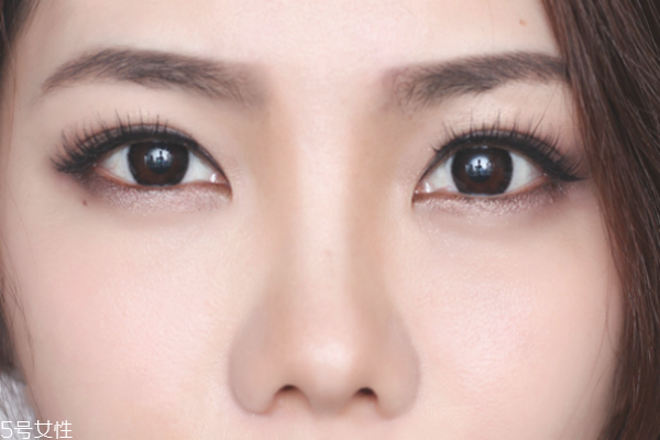 鼻影用什么畫 四種鼻影畫法打造小巧翹鼻 鼻影用什么畫 四種鼻影畫法打造小巧翹鼻