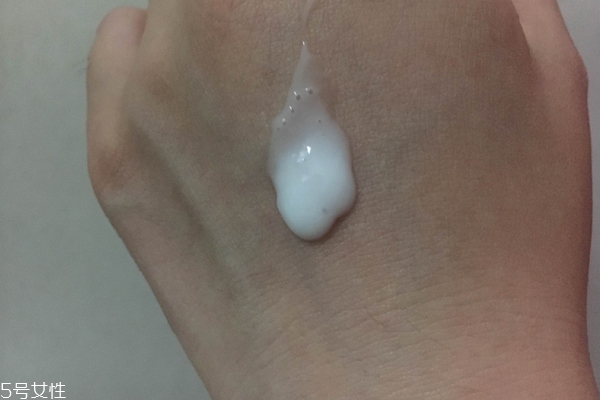 夏天可以用玉澤乳液?jiǎn)?夏天用剛剛好