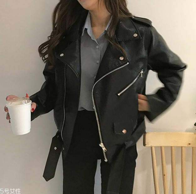 女生皮衣搭配什么褲子 皮衣搭配圖片女 女生皮衣搭配什么褲子 皮衣搭配圖片女