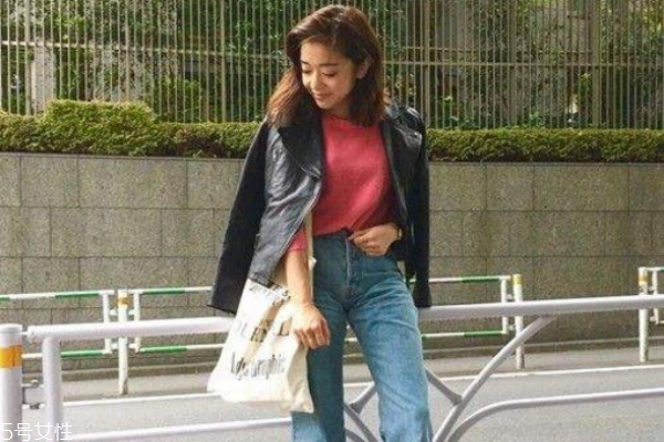 女生機(jī)車皮衣怎么搭配 機(jī)車皮衣搭配女 女生機(jī)車皮衣怎么搭配 機(jī)車皮衣搭配女