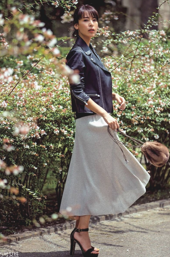 女生機(jī)車皮衣怎么搭配 機(jī)車皮衣搭配女 女生機(jī)車皮衣怎么搭配 機(jī)車皮衣搭配女