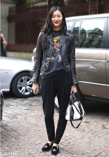 女生機(jī)車皮衣怎么搭配 機(jī)車皮衣搭配女 女生機(jī)車皮衣怎么搭配 機(jī)車皮衣搭配女