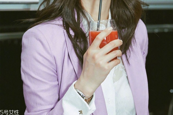 微胖女孩參加婚禮穿什么衣服 4技巧超級遮肉 微胖女孩參加婚禮穿什么衣服 4技巧超級遮肉