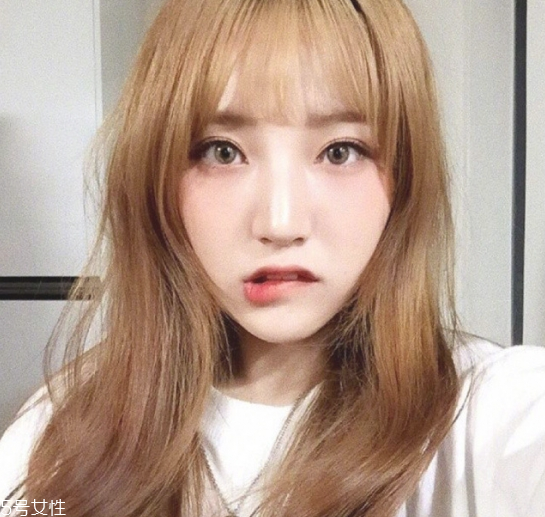 冬天適合弄什么發(fā)型 個(gè)性染發(fā)圖片 冬天適合弄什么發(fā)型 個(gè)性染發(fā)圖片