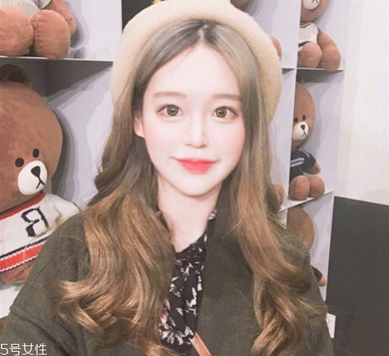 冬天適合弄什么發(fā)型 個(gè)性染發(fā)圖片 冬天適合弄什么發(fā)型 個(gè)性染發(fā)圖片