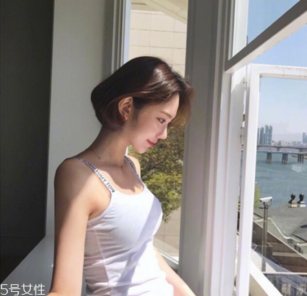 冬天適合弄什么發(fā)型 個(gè)性染發(fā)圖片 冬天適合弄什么發(fā)型 個(gè)性染發(fā)圖片