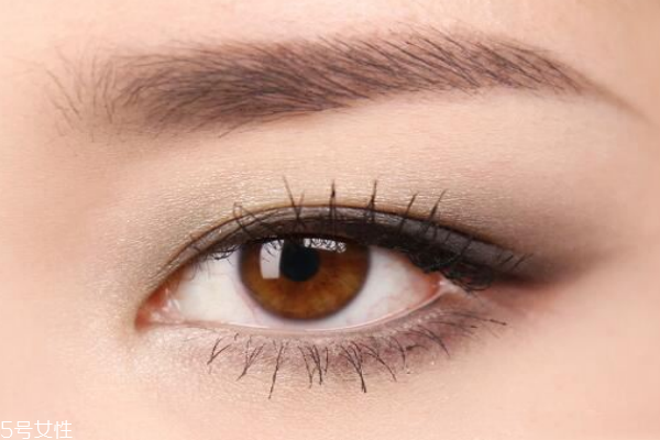 接了睫毛用什么卸妝 3個(gè)接睫毛卸妝品挑選小技巧 接了睫毛用什么卸妝 3個(gè)接睫毛卸妝品挑選小技巧