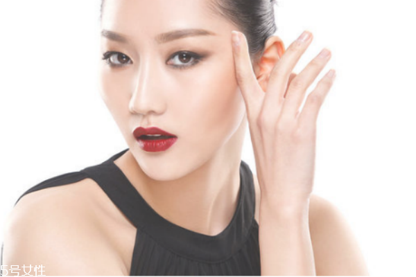 怎樣畫眉毛不會顯得老 眉毛畫錯很顯老 怎樣畫眉毛不會顯得老 眉毛畫錯很顯老