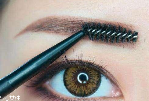 怎樣畫眉毛不會顯得老 眉毛畫錯很顯老 怎樣畫眉毛不會顯得老 眉毛畫錯很顯老
