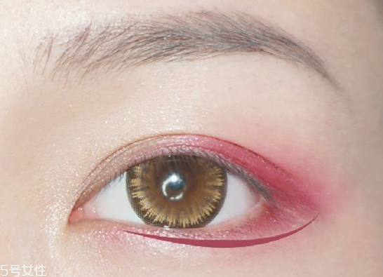 古風(fēng)女子妝容教程圖解 古風(fēng)妝容圖片 古風(fēng)女子妝容教程圖解 古風(fēng)妝容圖片