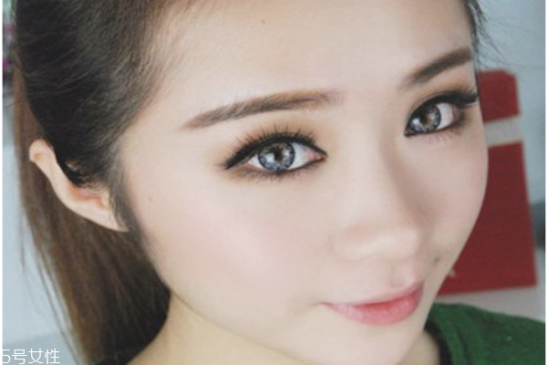 怎樣畫眼線顯眼睛大 超簡單大眼妝畫法 怎樣畫眼線顯眼睛大 超簡單大眼妝畫法