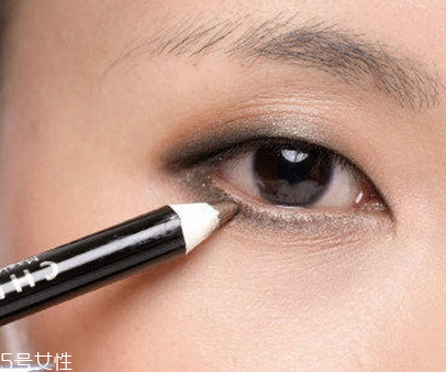 丹鳳眼怎么畫眼妝 丹鳳眼化妝教程 丹鳳眼怎么畫眼妝 丹鳳眼化妝教程