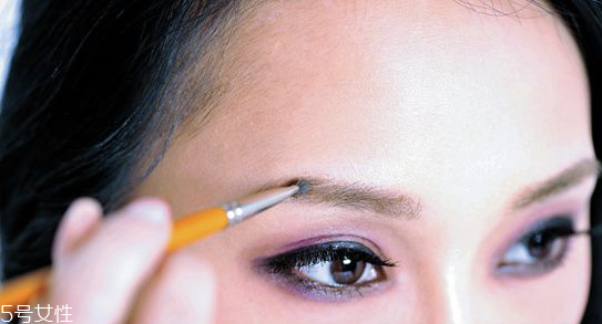 丹鳳眼怎么畫眼妝 丹鳳眼化妝教程 丹鳳眼怎么畫眼妝 丹鳳眼化妝教程