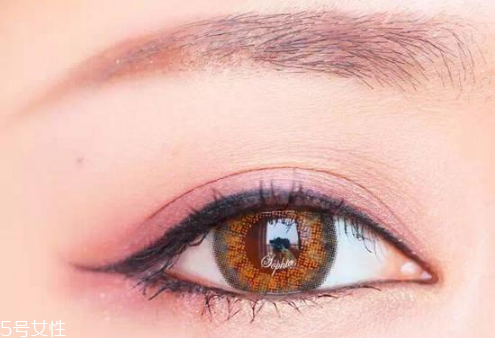 怎么涂睫毛膏不會有蒼蠅腿 5個常見的睫毛膏使用誤區(qū) 怎么涂睫毛膏不會有蒼蠅腿 5個常見的睫毛膏使用誤區(qū)