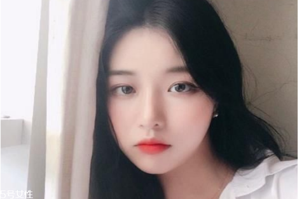 不夾睫毛怎么涂睫毛膏 夾睫毛和睫毛膏的順序 不夾睫毛怎么涂睫毛膏 夾睫毛和睫毛膏的順序