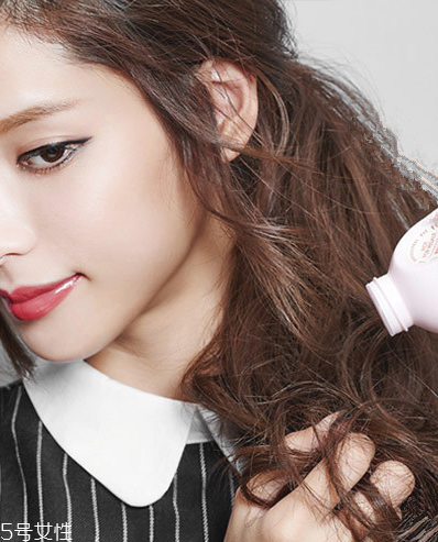 長卷發(fā)怎樣扎好看圖解 女生好看中長卷發(fā)圖片 長卷發(fā)怎樣扎好看圖解 女生好看中長卷發(fā)圖片